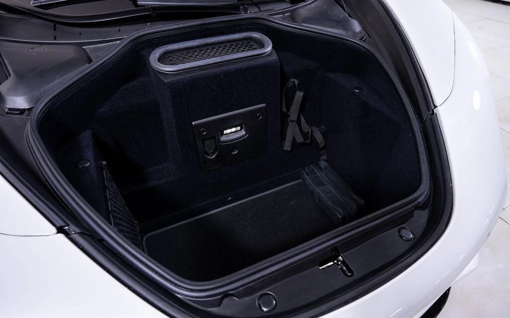 2025 McLaren 750S Coupe - Image 21 of 21