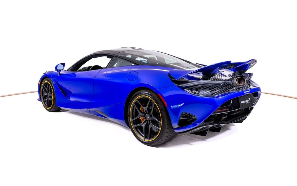 2025 McLaren 750S Coupe - Image 3 of 24