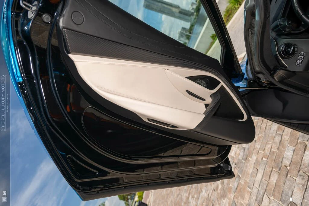 2025 McLaren 750S Coupe - Image 18 of 31