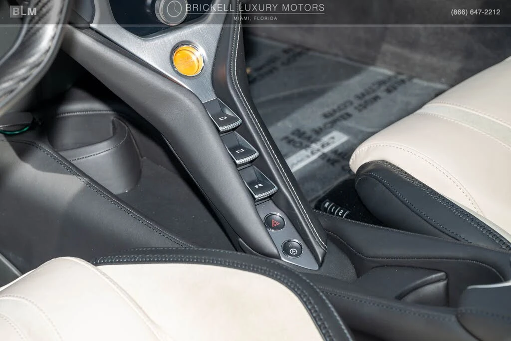 2025 McLaren 750S Coupe - Image 25 of 31