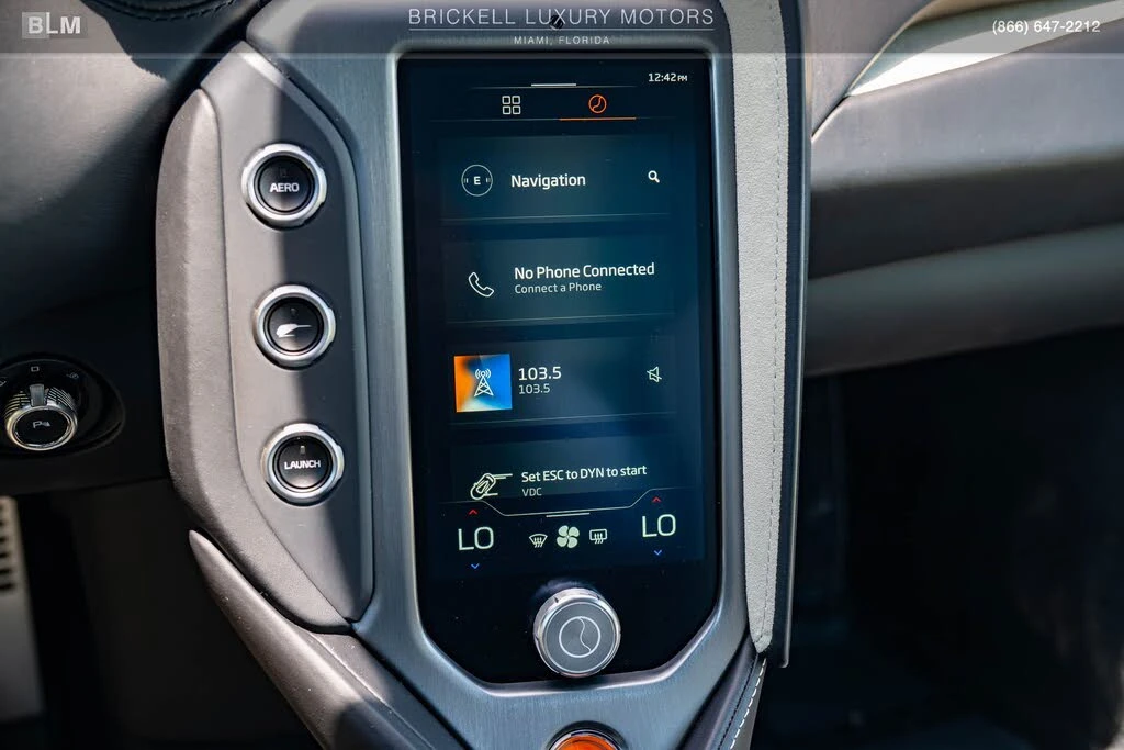 2025 McLaren 750S Coupe - Image 30 of 31