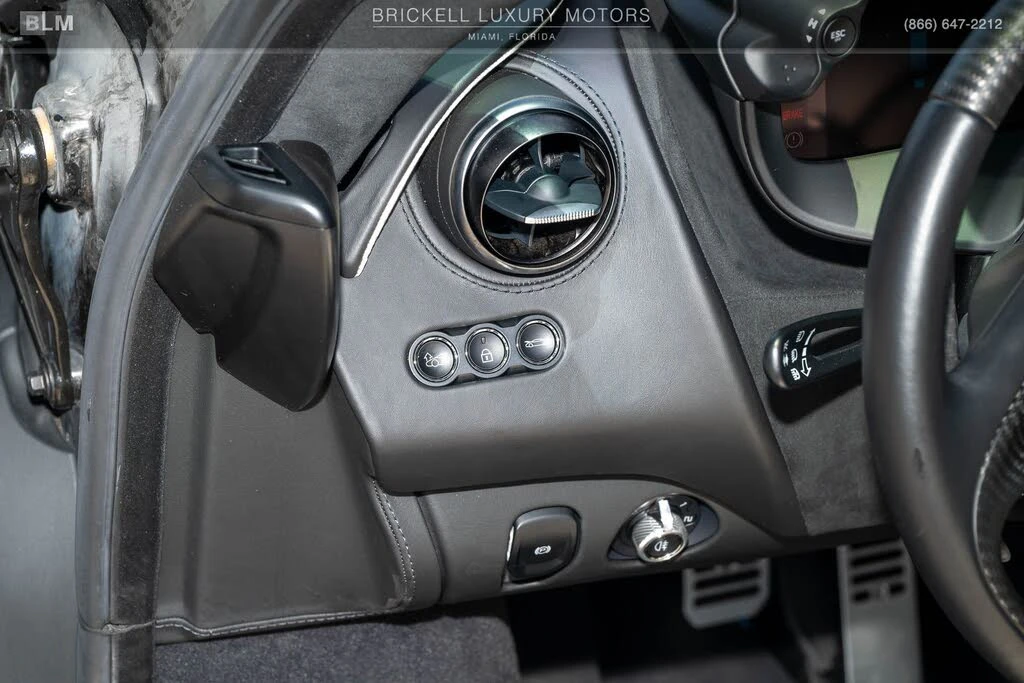 2025 McLaren 750S Coupe - Image 23 of 31