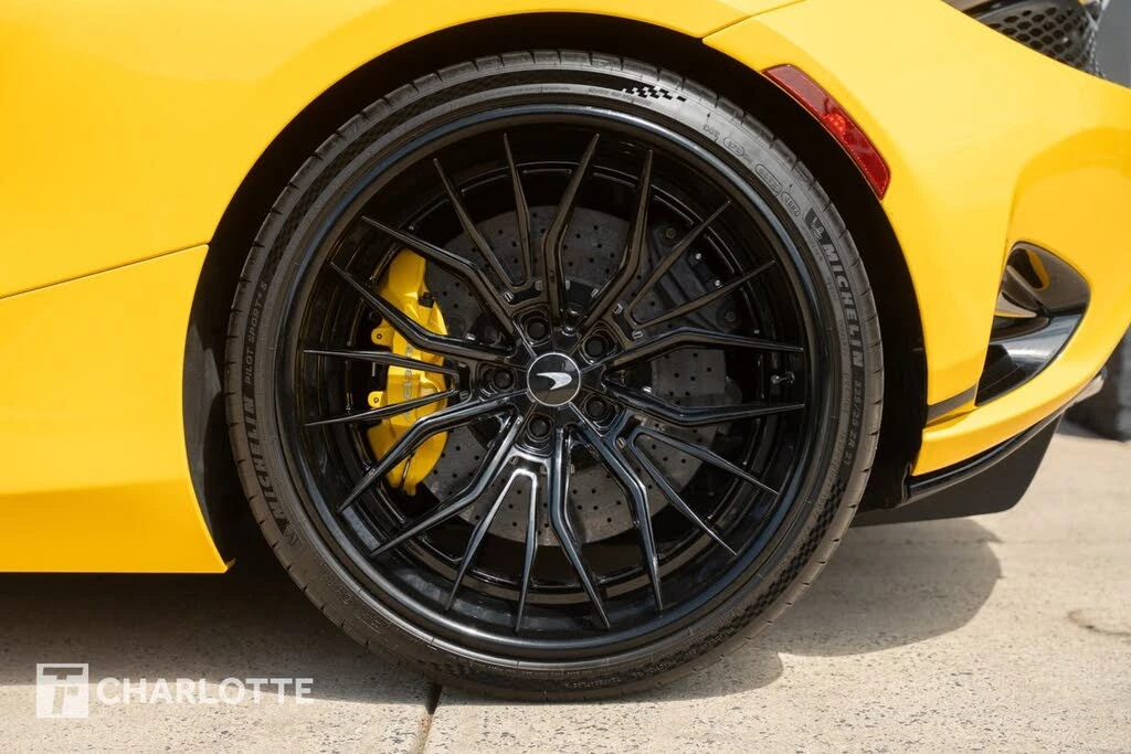 2025 McLaren 750S Coupe - Image 11 of 31