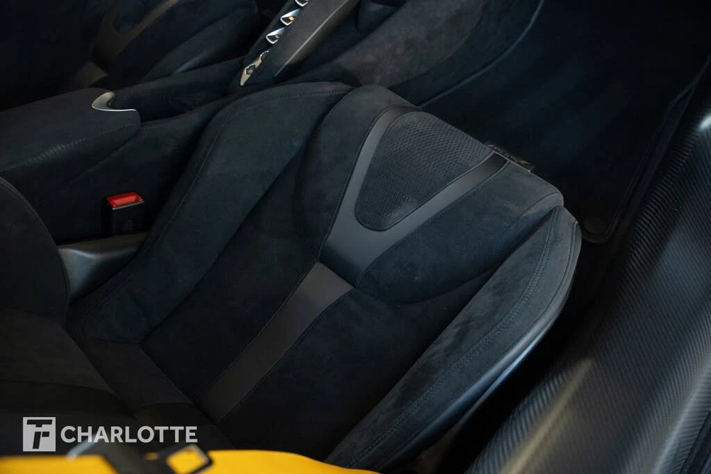 2025 McLaren 750S Coupe - Image 30 of 31
