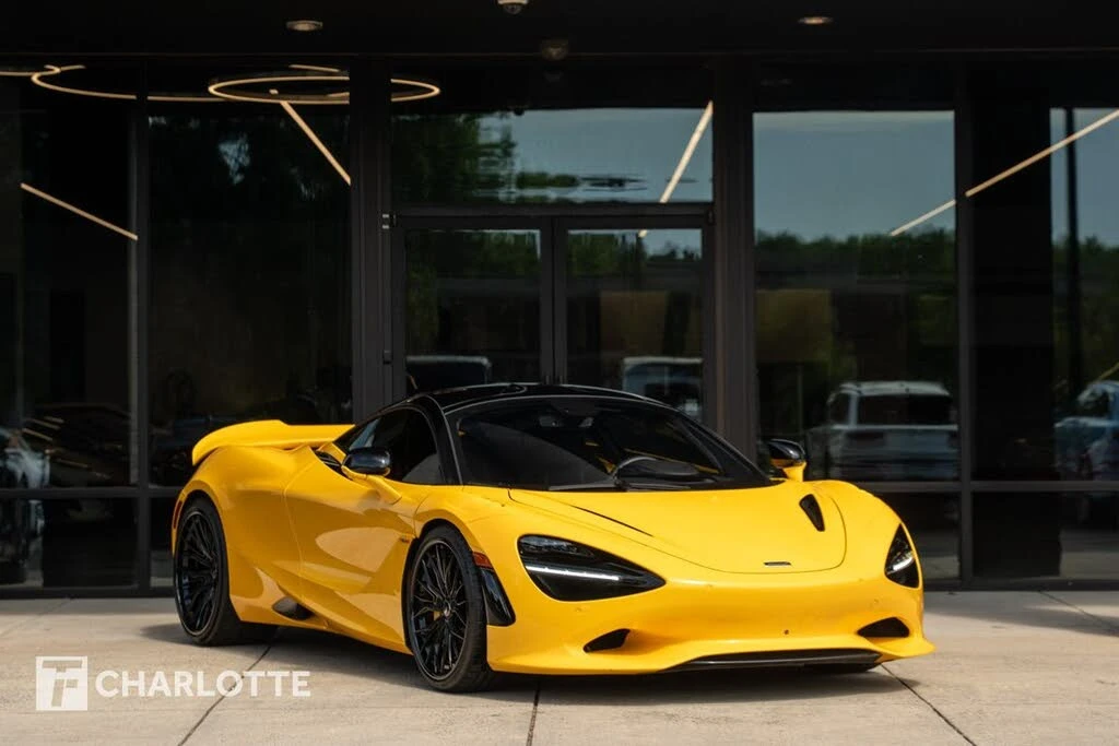 2025 McLaren 750S Coupe - Image 2 of 31