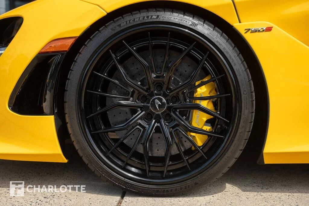 2025 McLaren 750S Coupe - Image 12 of 31