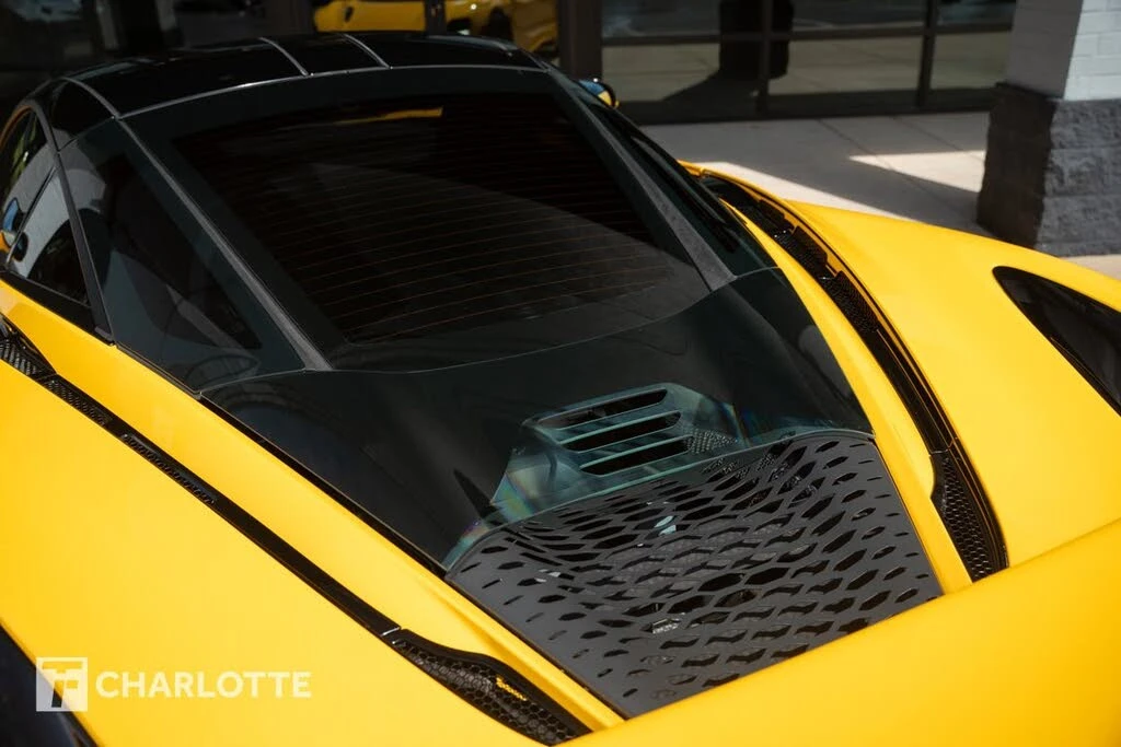 2025 McLaren 750S Coupe - Image 17 of 31