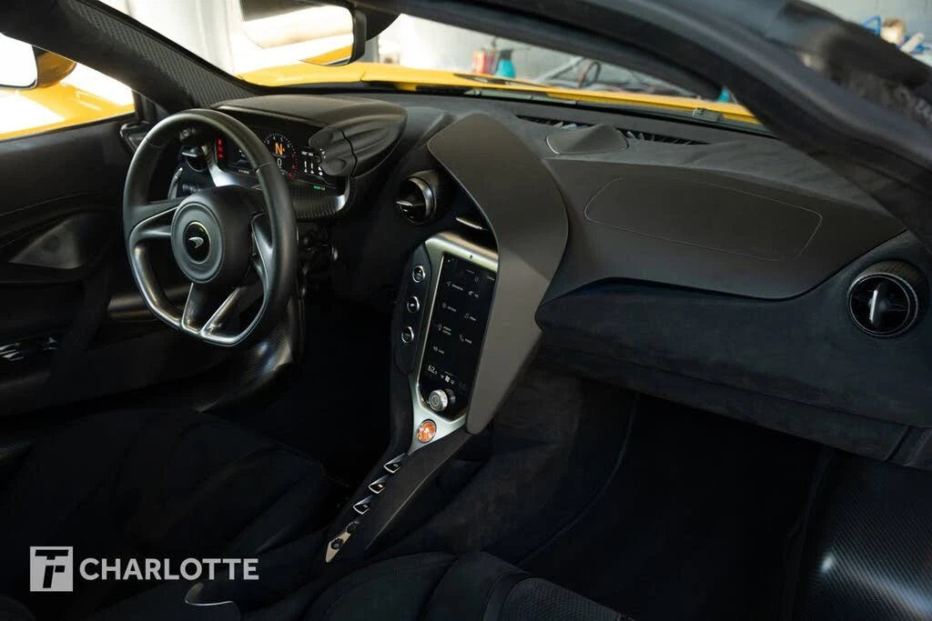 2025 McLaren 750S Coupe - Image 31 of 31