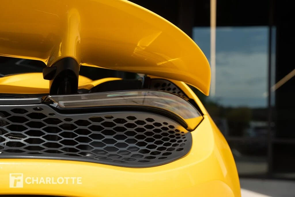 2025 McLaren 750S Coupe - Image 18 of 31
