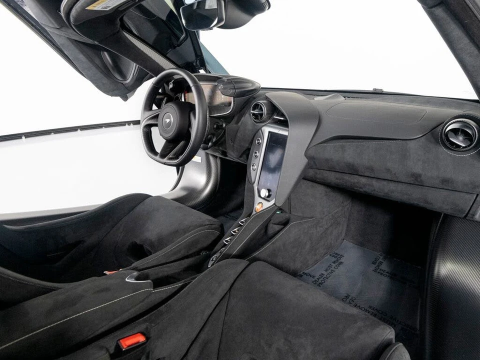 2025 McLaren 750S Coupe - Image 26 of 31