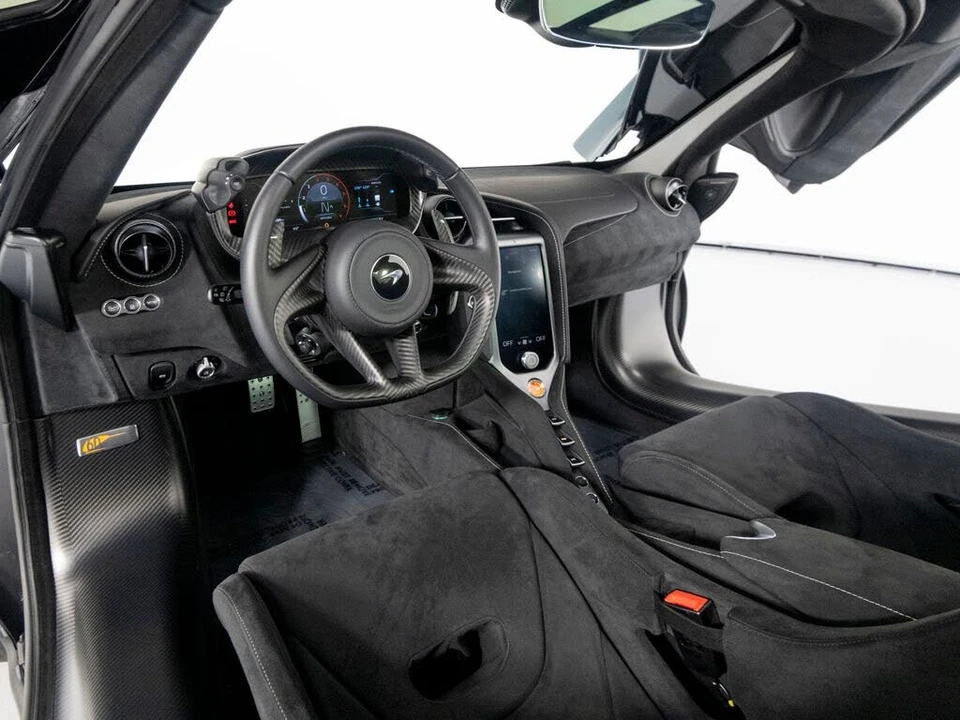 2025 McLaren 750S Coupe - Image 15 of 31