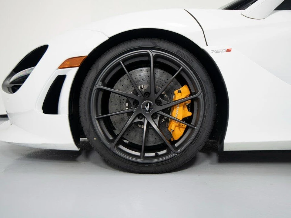 2025 McLaren 750S Coupe - Image 9 of 31