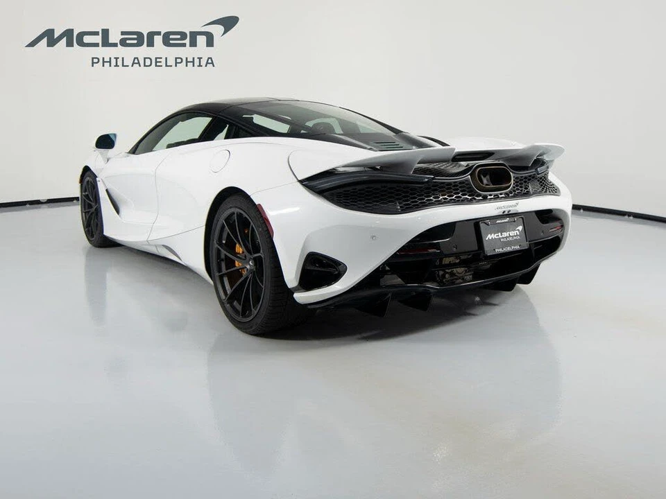 2025 McLaren 750S Coupe - Image 7 of 31