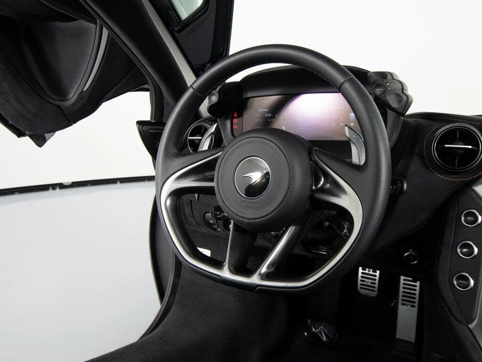 2025 McLaren 750S Coupe - Image 27 of 31