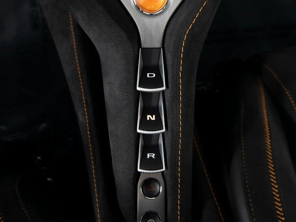 2025 McLaren 750S Coupe - Image 22 of 31
