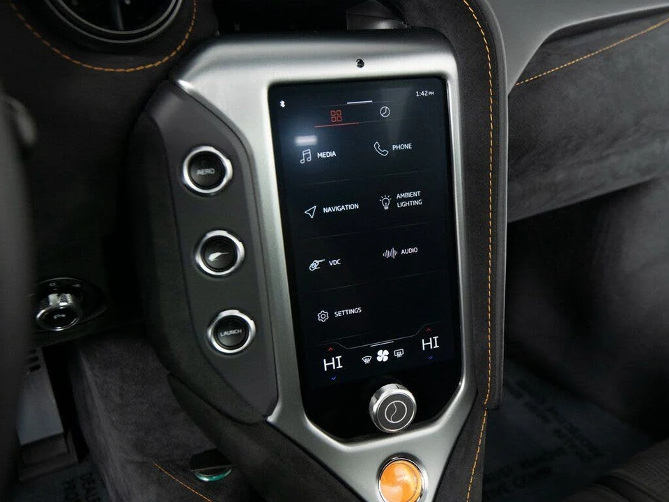 2025 McLaren 750S Coupe - Image 20 of 31