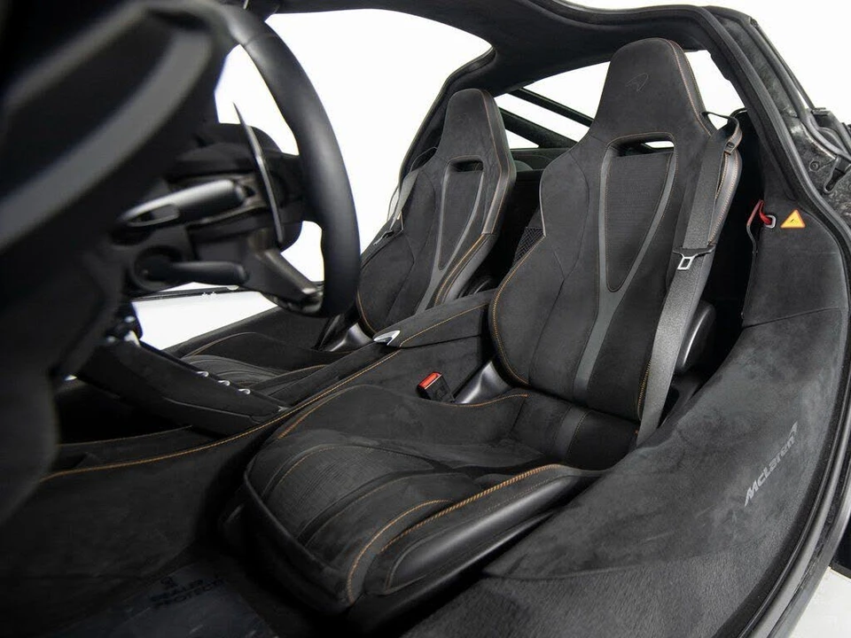 2025 McLaren 750S Coupe - Image 30 of 31