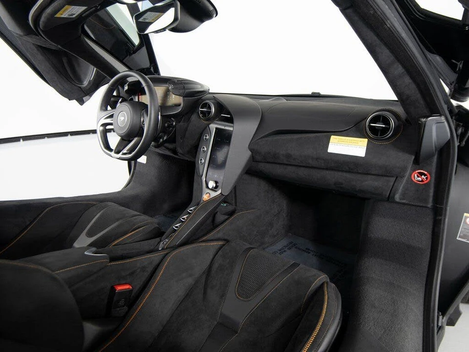 2025 McLaren 750S Coupe - Image 25 of 31