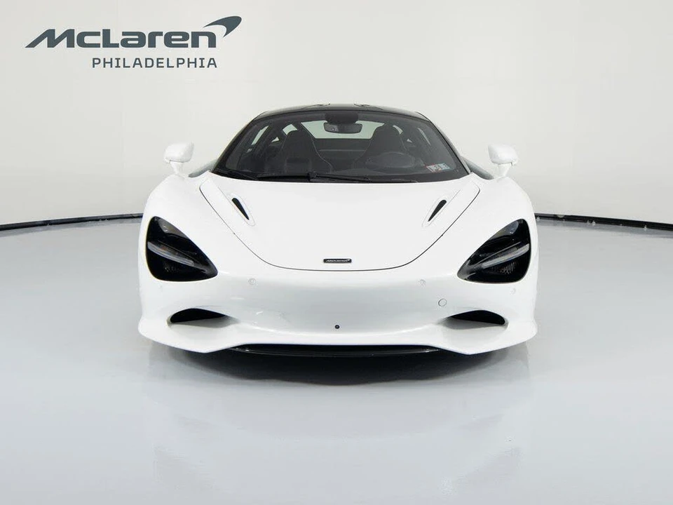 2025 McLaren 750S Coupe - Image 2 of 31