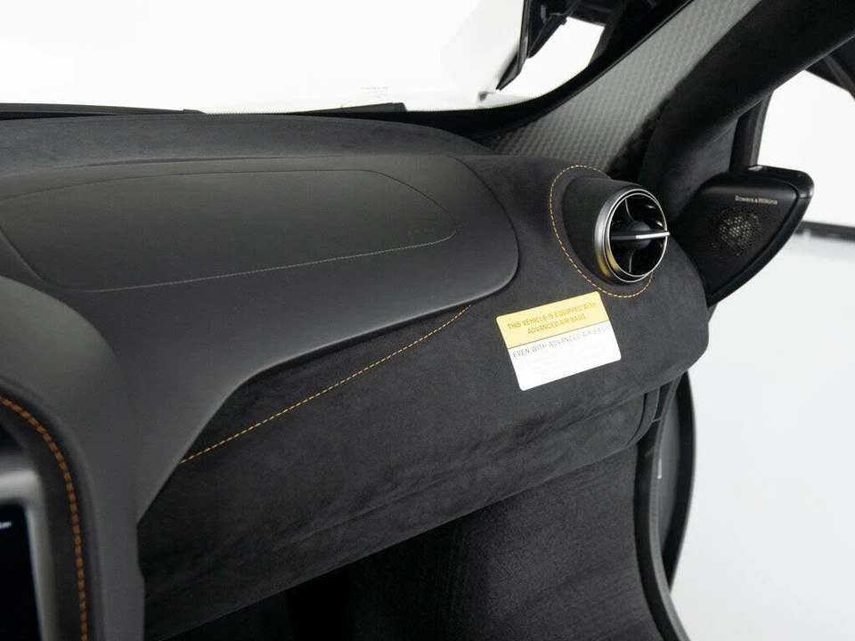 2025 McLaren 750S Coupe - Image 24 of 31