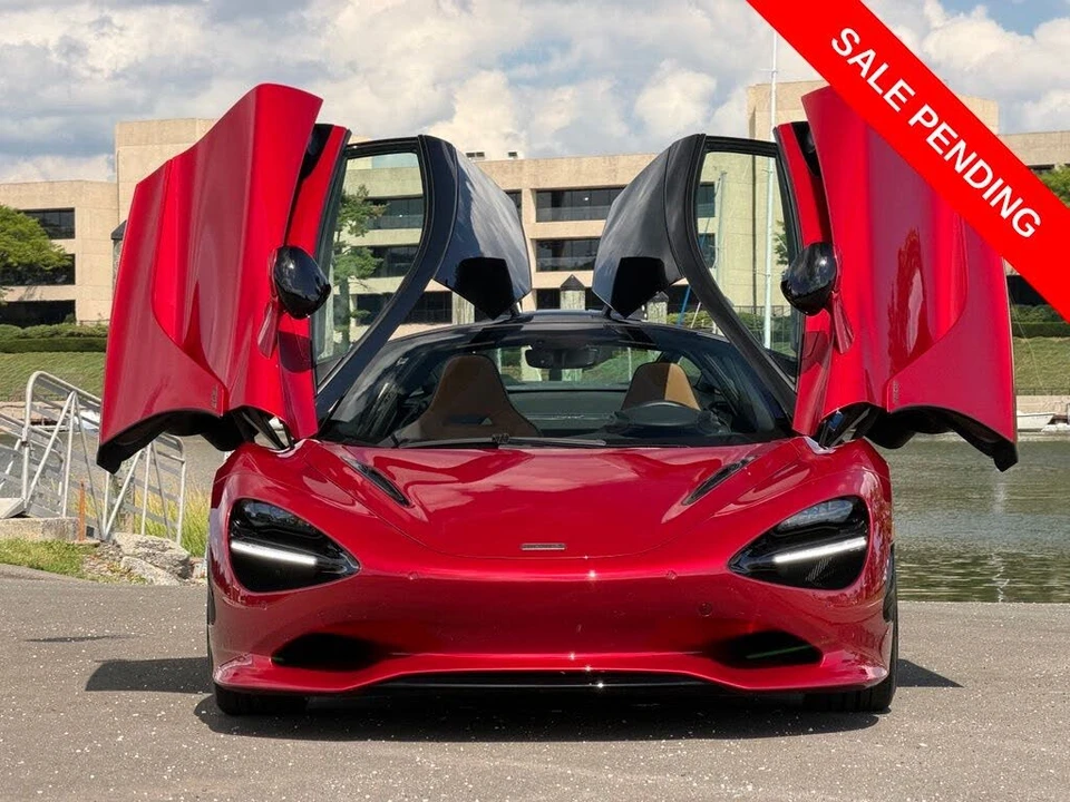 2025 McLaren 750S Coupe - Image 9 of 29