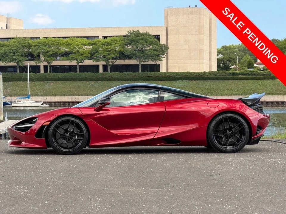 2025 McLaren 750S Coupe - Image 2 of 29