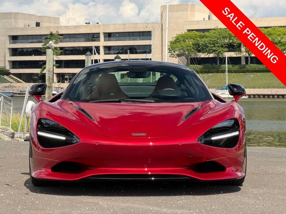 2025 McLaren 750S Coupe - Image 8 of 29