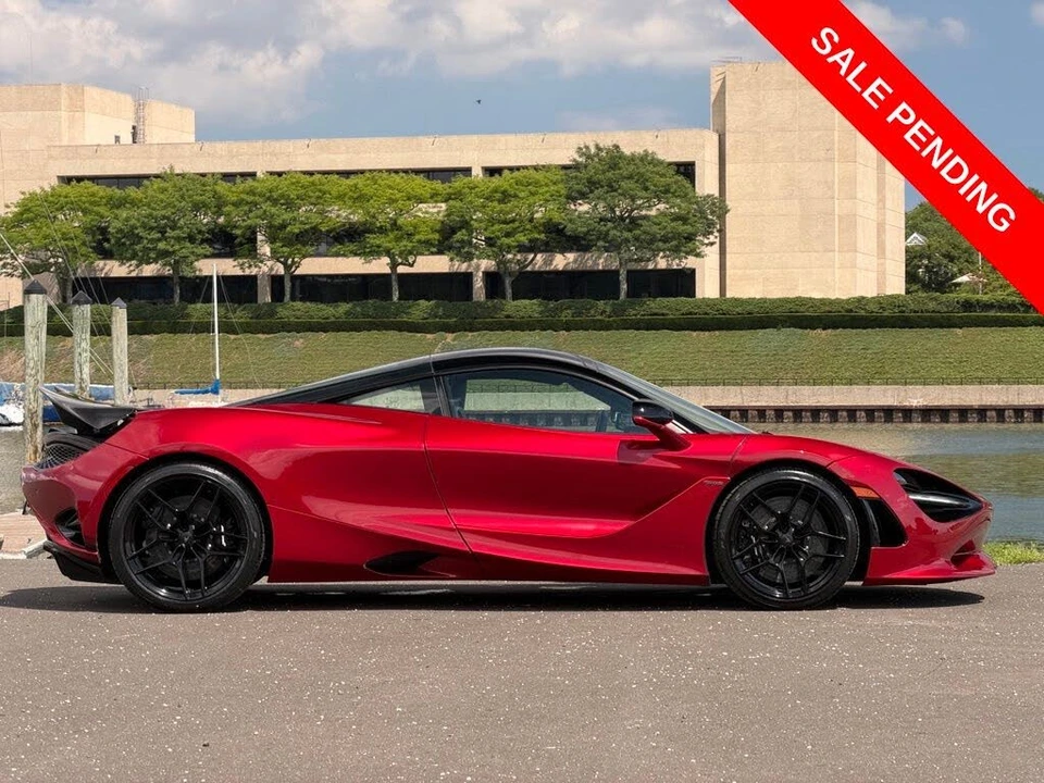 2025 McLaren 750S Coupe - Image 6 of 29