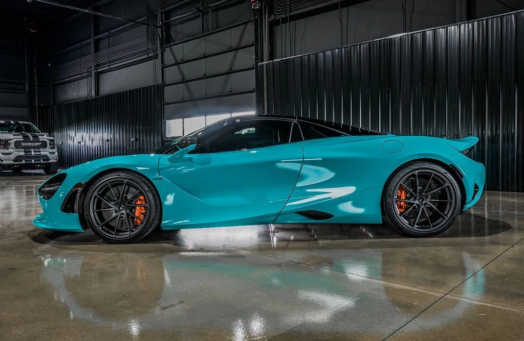 2025 McLaren 750S Coupe - Image 2 of 31