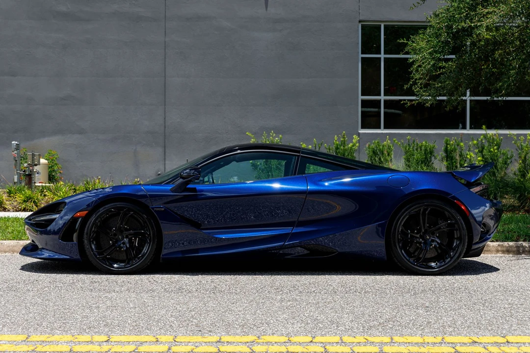 2025 McLaren 750S - Image 25 of 31