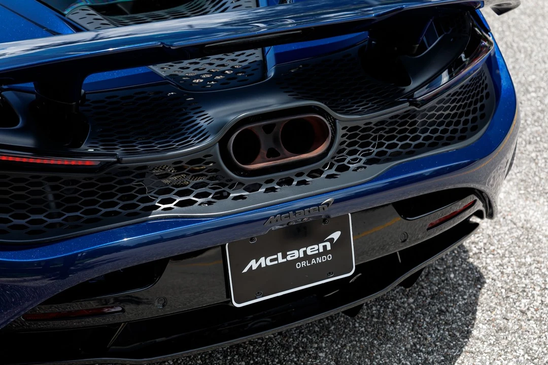 2025 McLaren 750S - Image 11 of 31