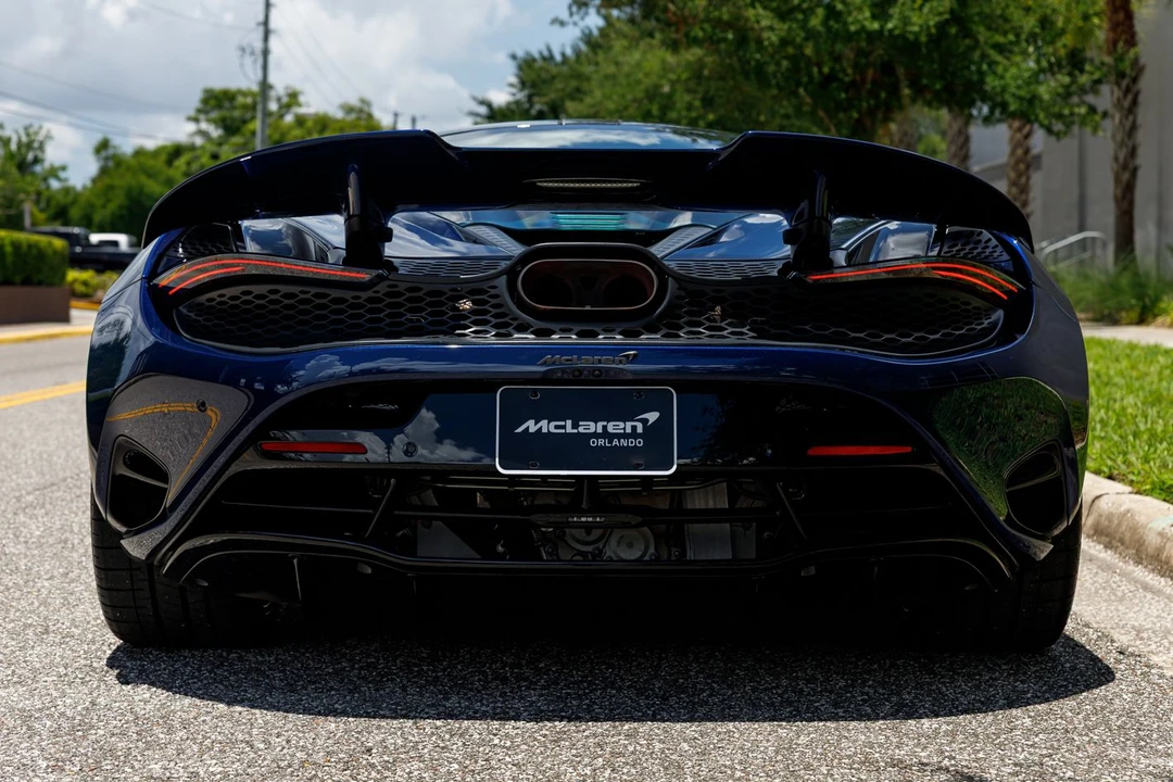 2025 McLaren 750S - Image 29 of 31