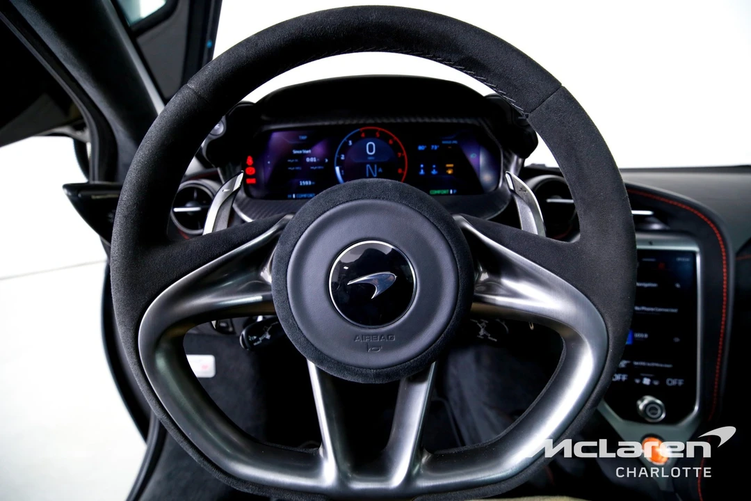 2025 McLaren 750S - Image 14 of 30
