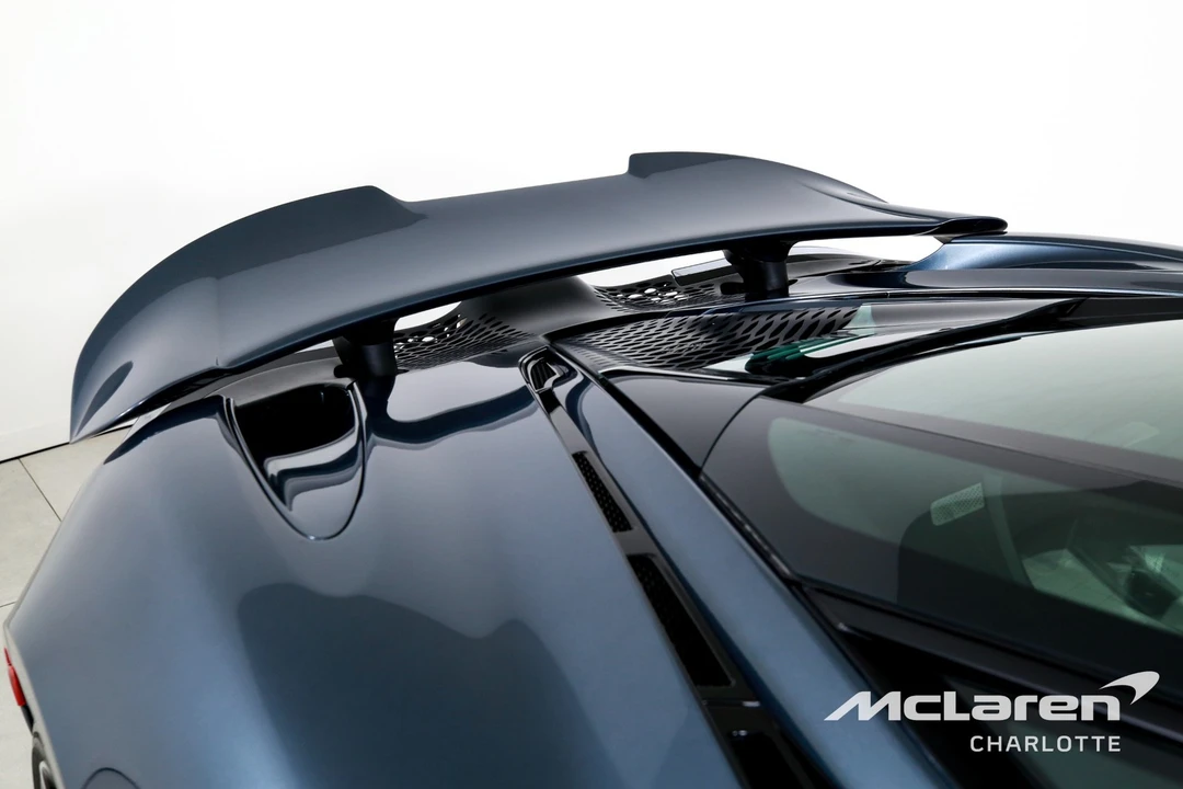 2025 McLaren 750S - Image 27 of 30