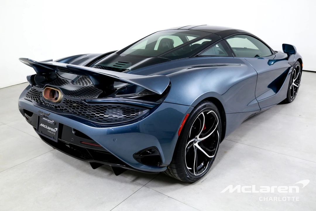 2025 McLaren 750S - Image 9 of 12