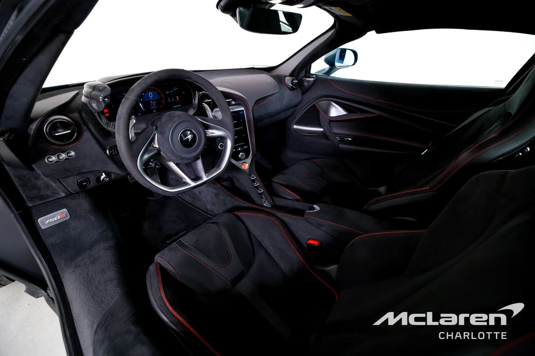 2025 McLaren 750S - Image 13 of 21