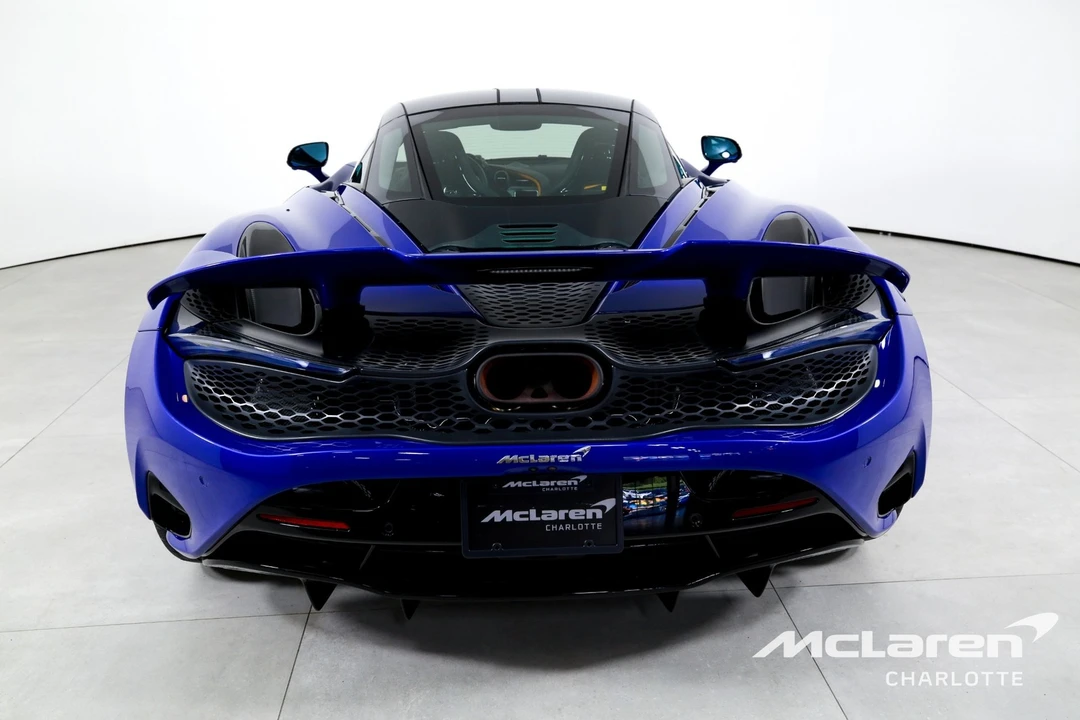 2025 McLaren 750S - Image 8 of 12