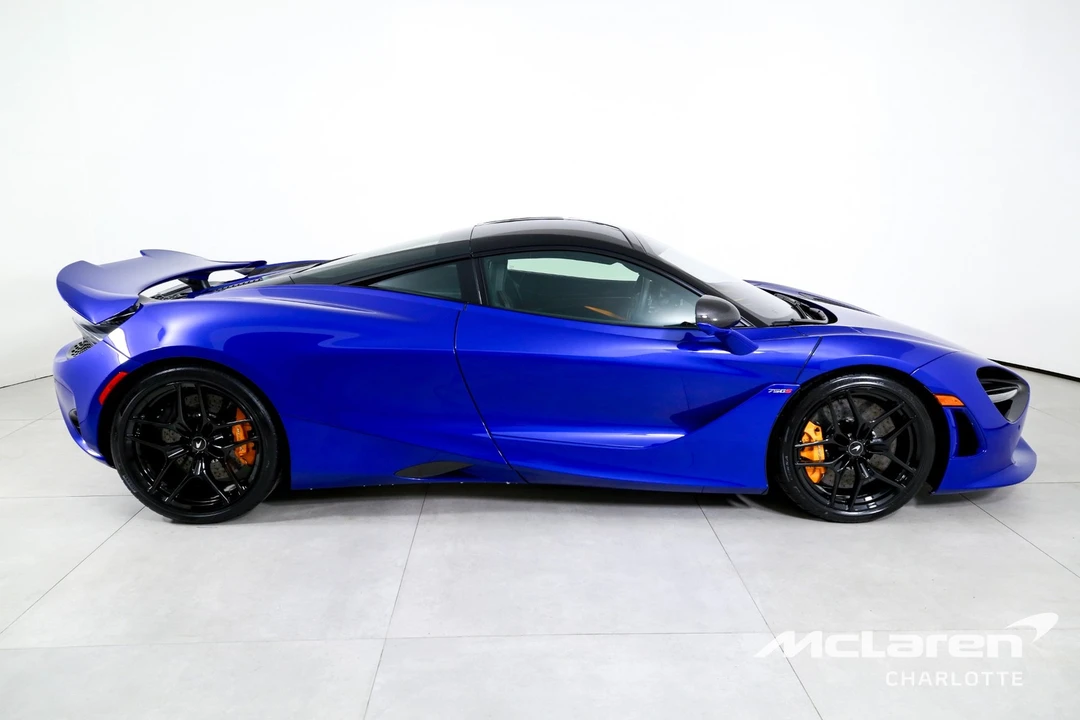 2025 McLaren 750S - Image 10 of 12