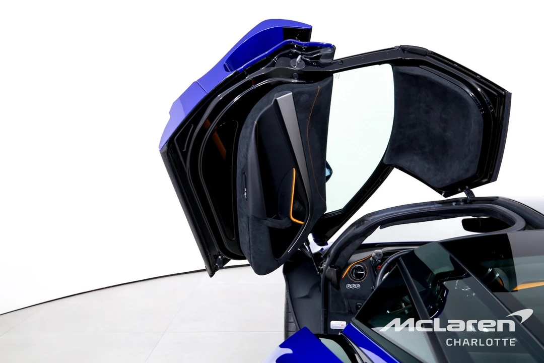 2025 McLaren 750S - Image 11 of 12