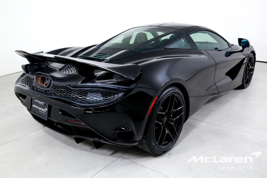 2025 McLaren 750S - Image 9 of 12