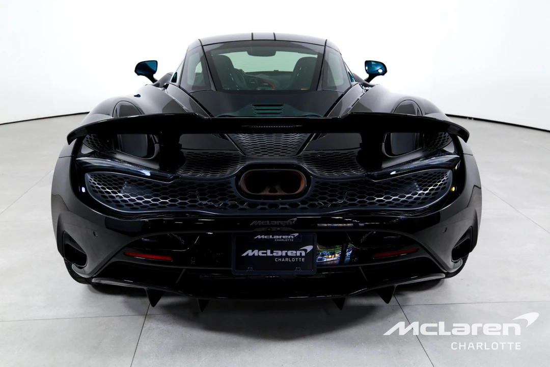 2025 McLaren 750S - Image 8 of 12