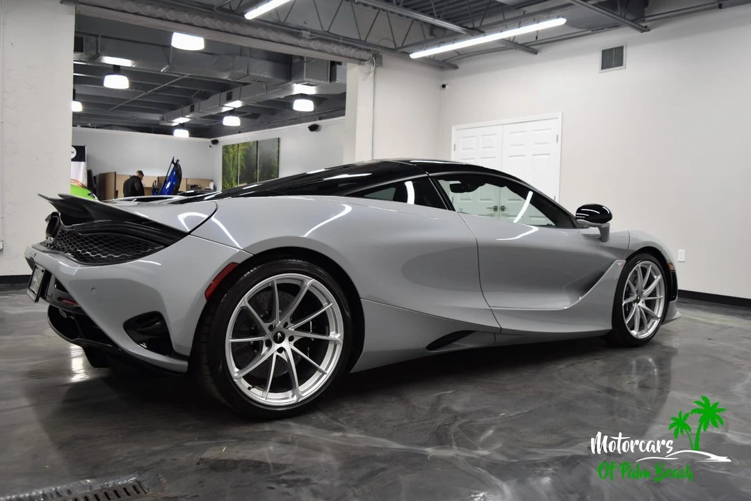 2025 McLaren 750S - Image 16 of 21