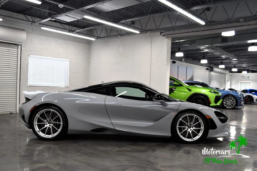 2025 McLaren 750S - Image 18 of 21