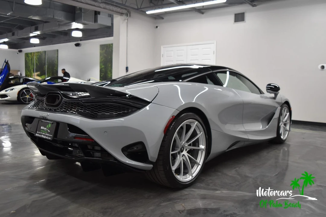 2025 McLaren 750S - Image 15 of 21