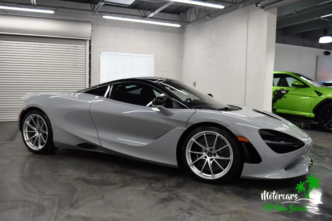 2025 McLaren 750S - Image 19 of 21