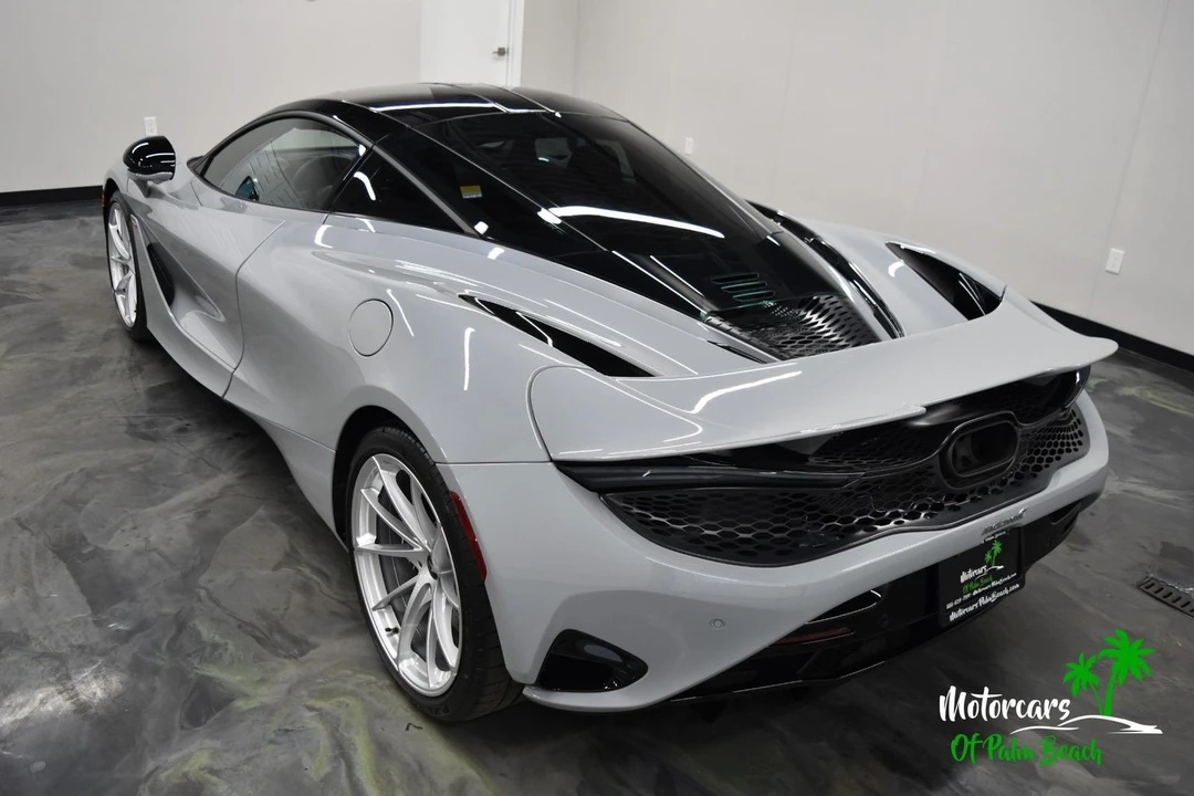 2025 McLaren 750S - Image 11 of 21