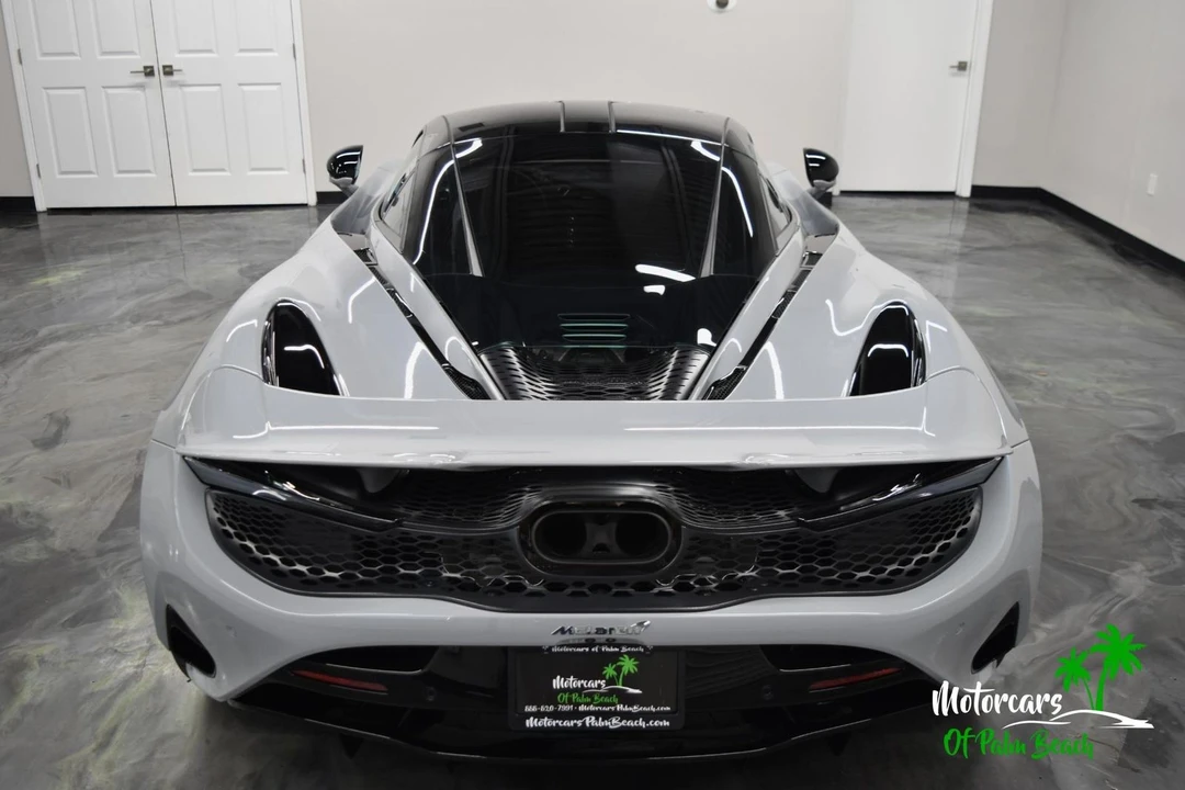 2025 McLaren 750S - Image 13 of 21
