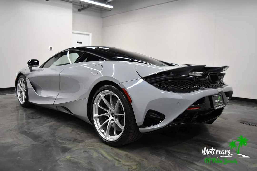 2025 McLaren 750S - Image 10 of 21