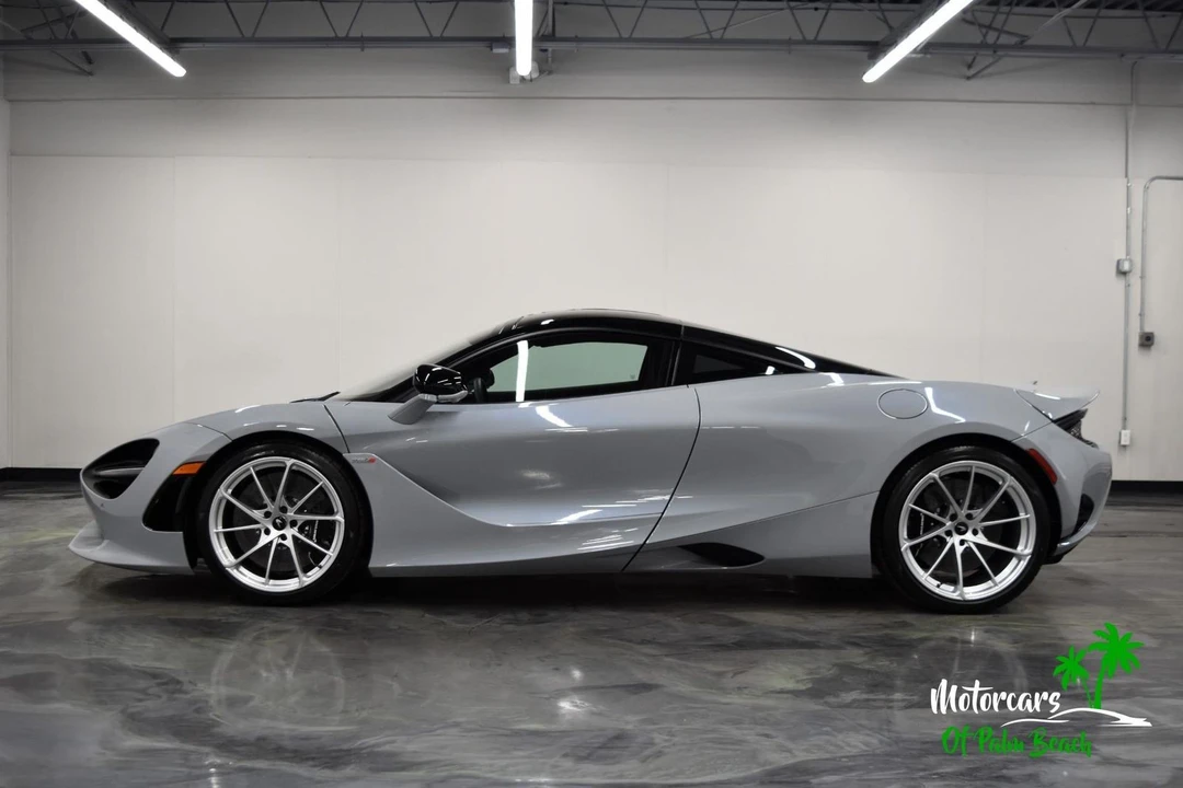2025 McLaren 750S - Image 8 of 21