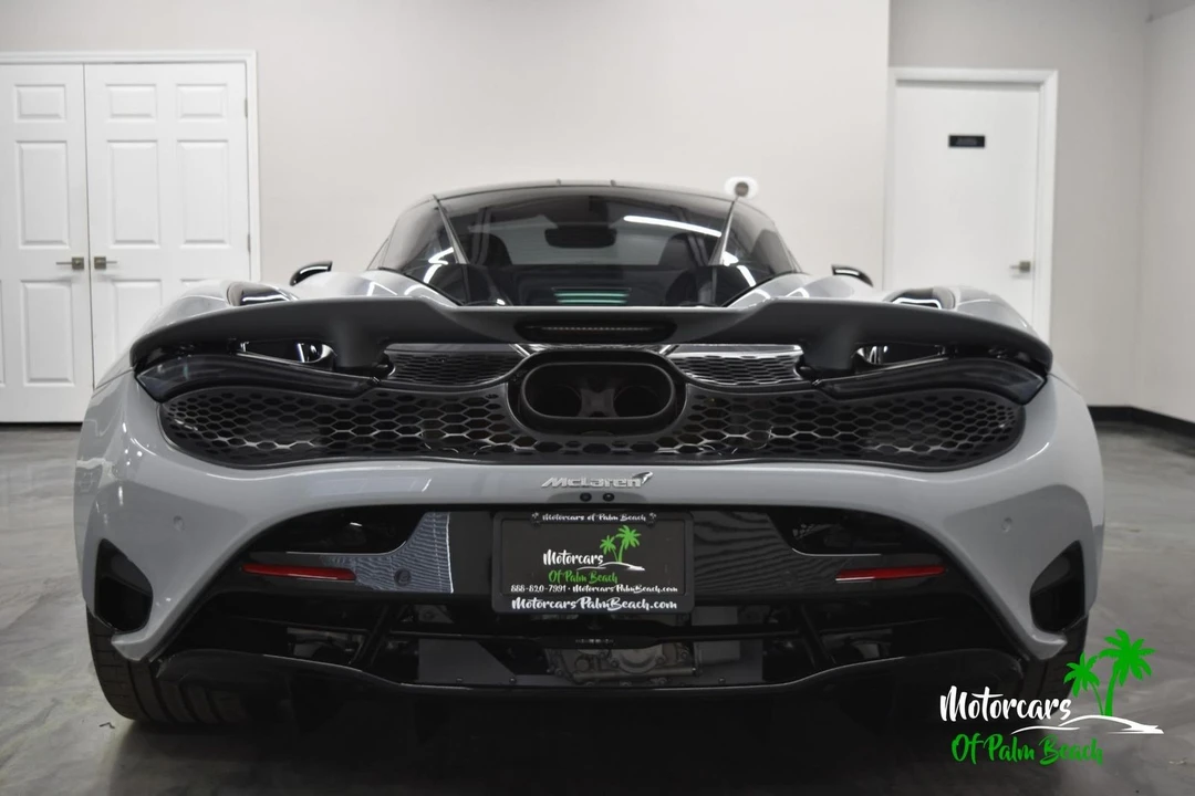 2025 McLaren 750S - Image 12 of 21